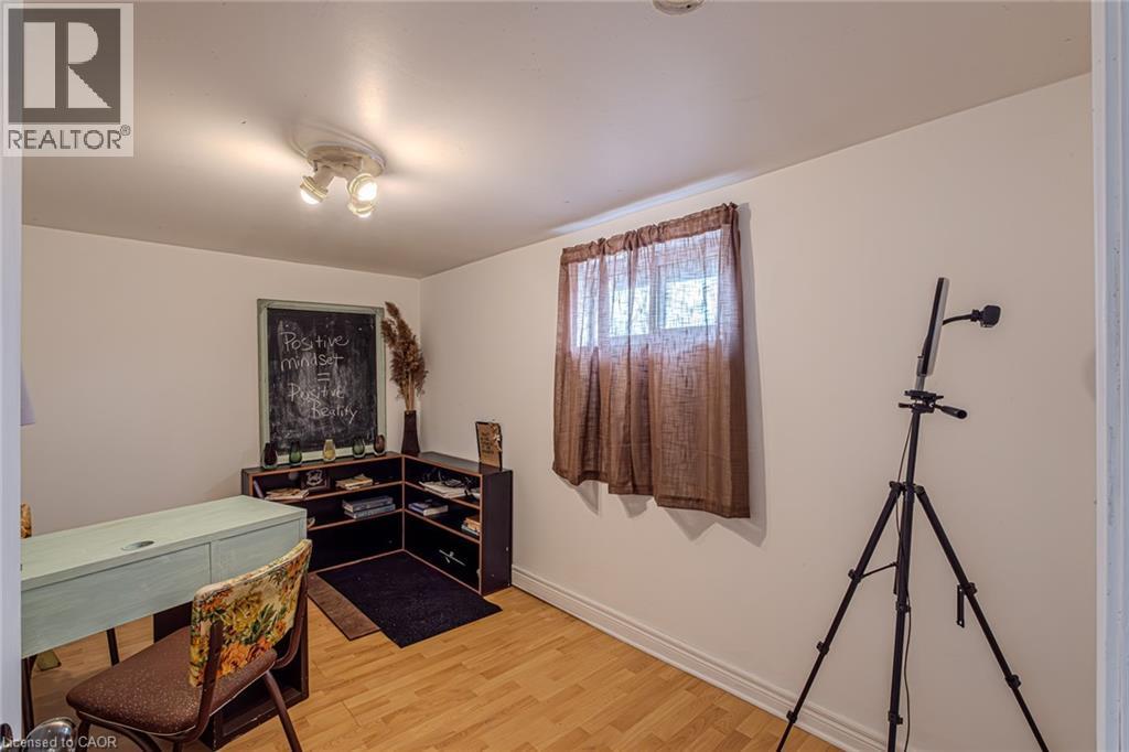 












4 ALBERT Street

,
Langton,




Ontario
N0E1G0

