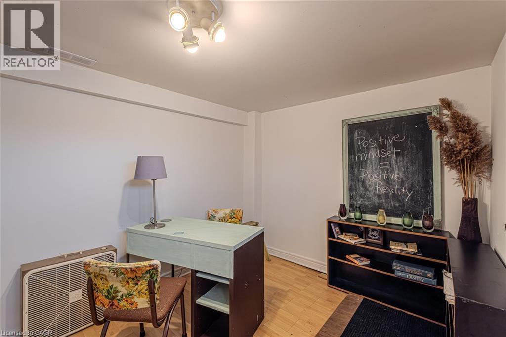 












4 ALBERT Street

,
Langton,




Ontario
N0E1G0

