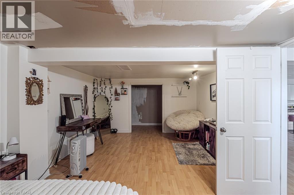 












4 ALBERT Street

,
Langton,




Ontario
N0E1G0

