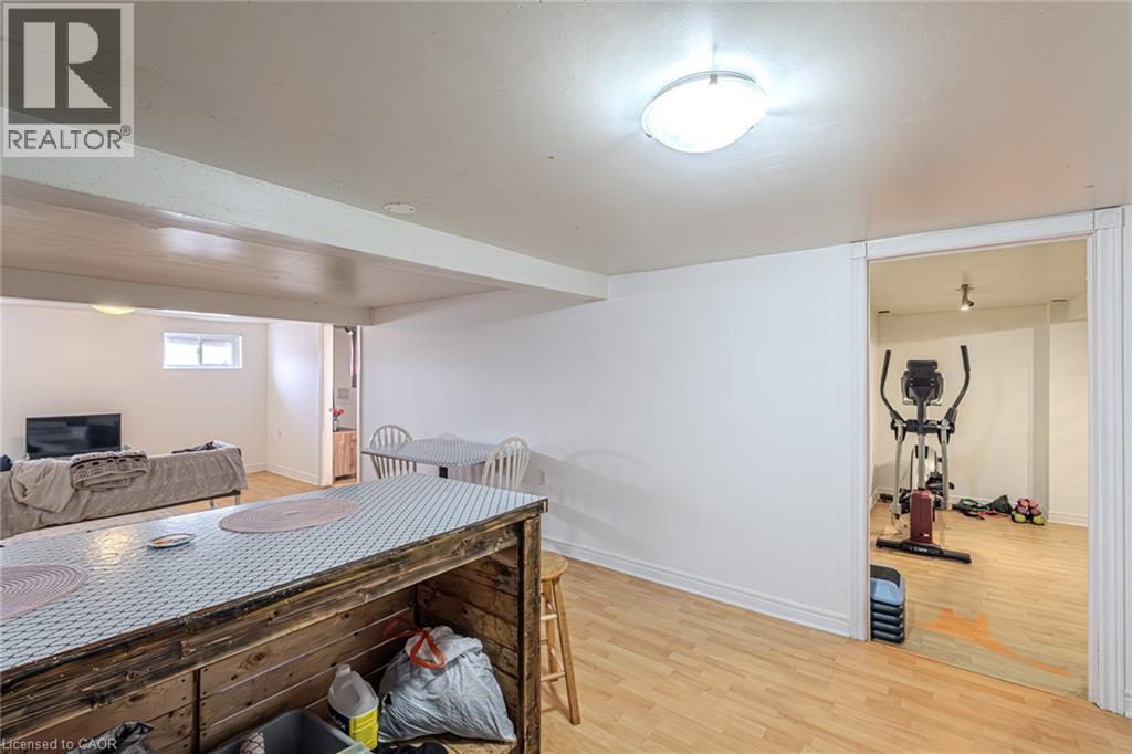 












4 ALBERT Street

,
Langton,




Ontario
N0E1G0

