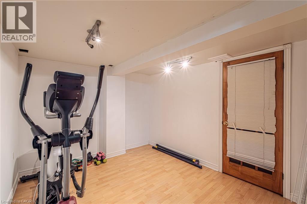 












4 ALBERT Street

,
Langton,




Ontario
N0E1G0

