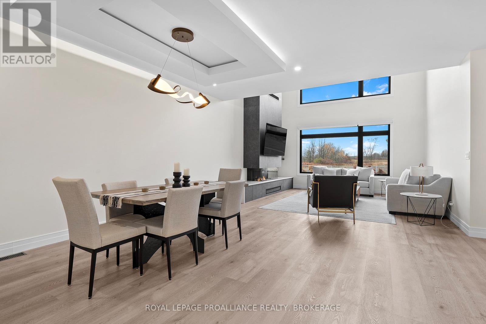 












832 WINDERMERE DRIVE

,
Kingston (City Northwest),




Ontario
K7P0N5

