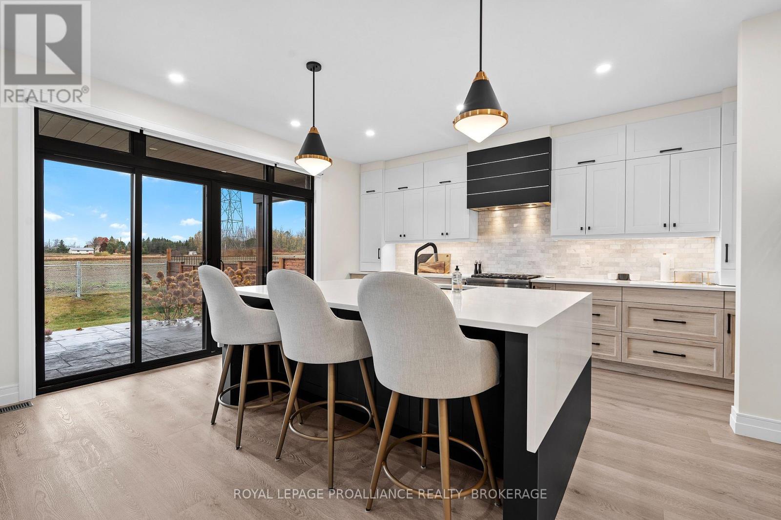 












832 WINDERMERE DRIVE

,
Kingston (City Northwest),




Ontario
K7P0N5

