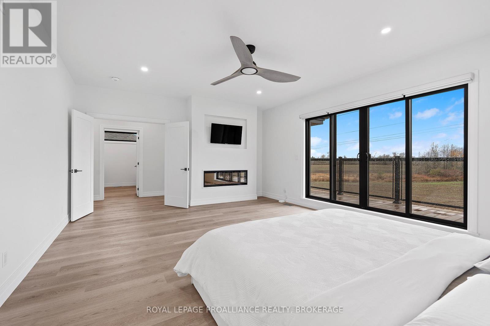 












832 WINDERMERE DRIVE

,
Kingston (City Northwest),




Ontario
K7P0N5

