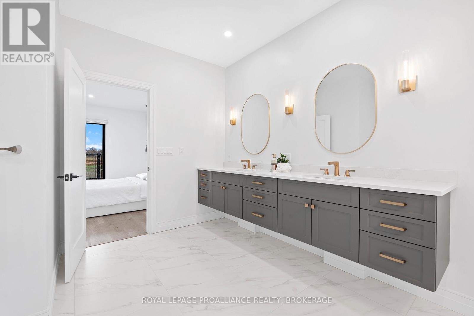 












832 WINDERMERE DRIVE

,
Kingston (City Northwest),




Ontario
K7P0N5

