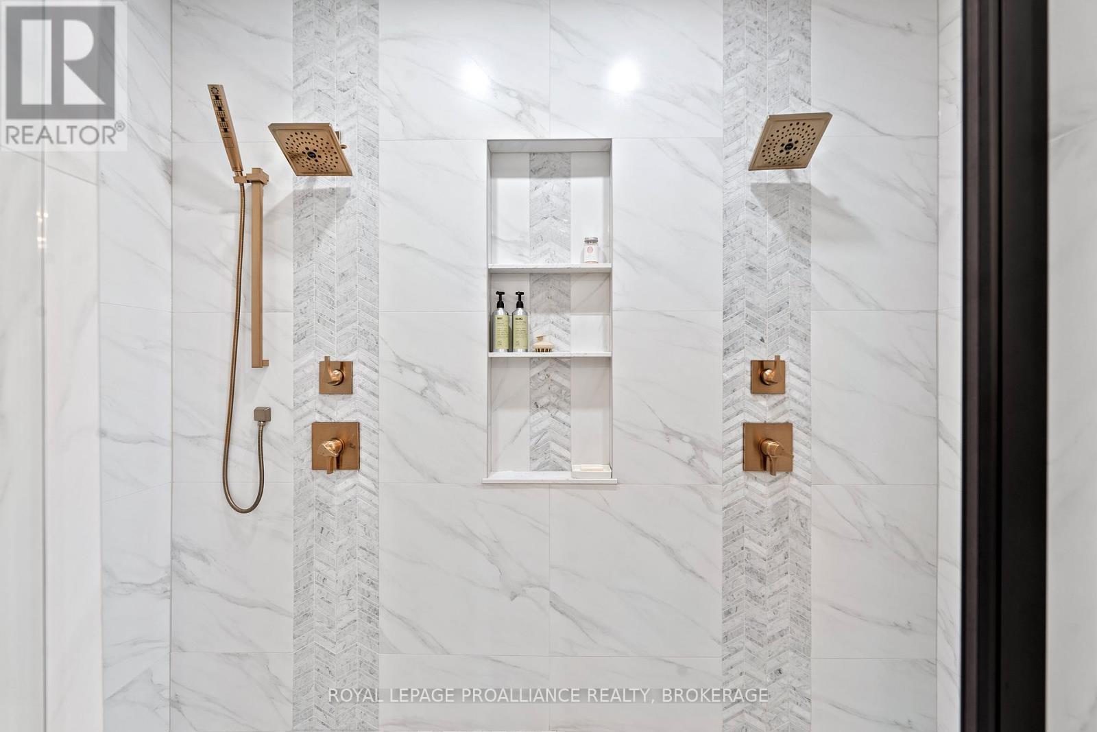 












832 WINDERMERE DRIVE

,
Kingston (City Northwest),




Ontario
K7P0N5

