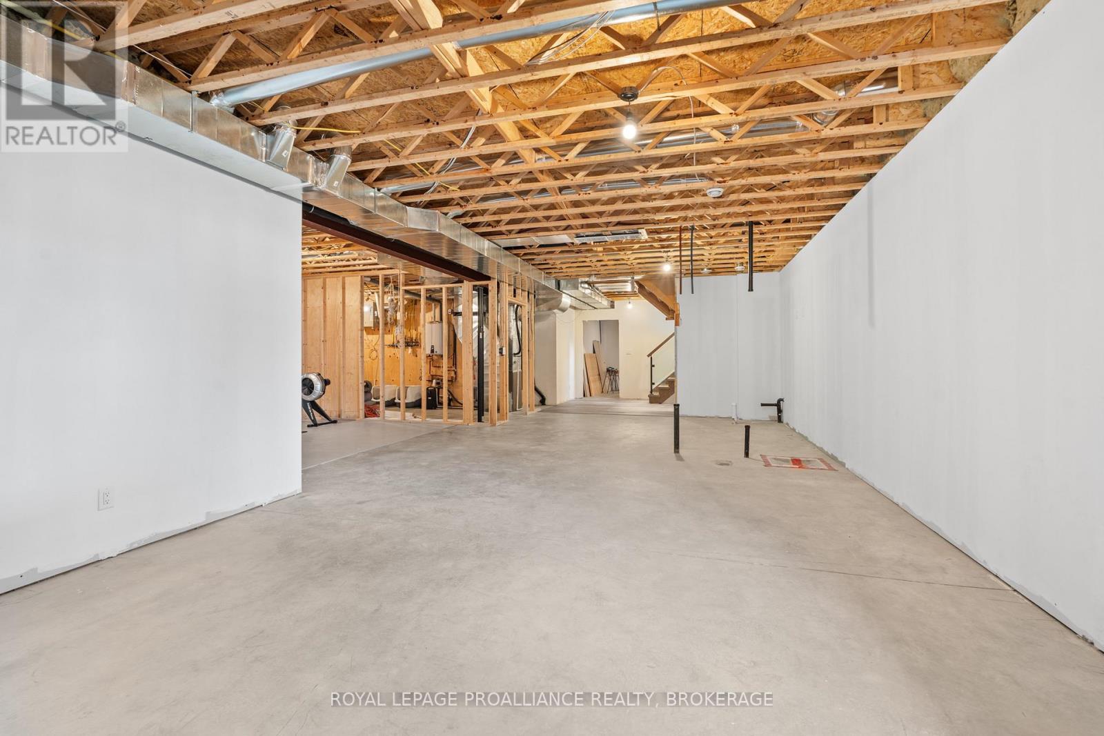 












832 WINDERMERE DRIVE

,
Kingston (City Northwest),




Ontario
K7P0N5

