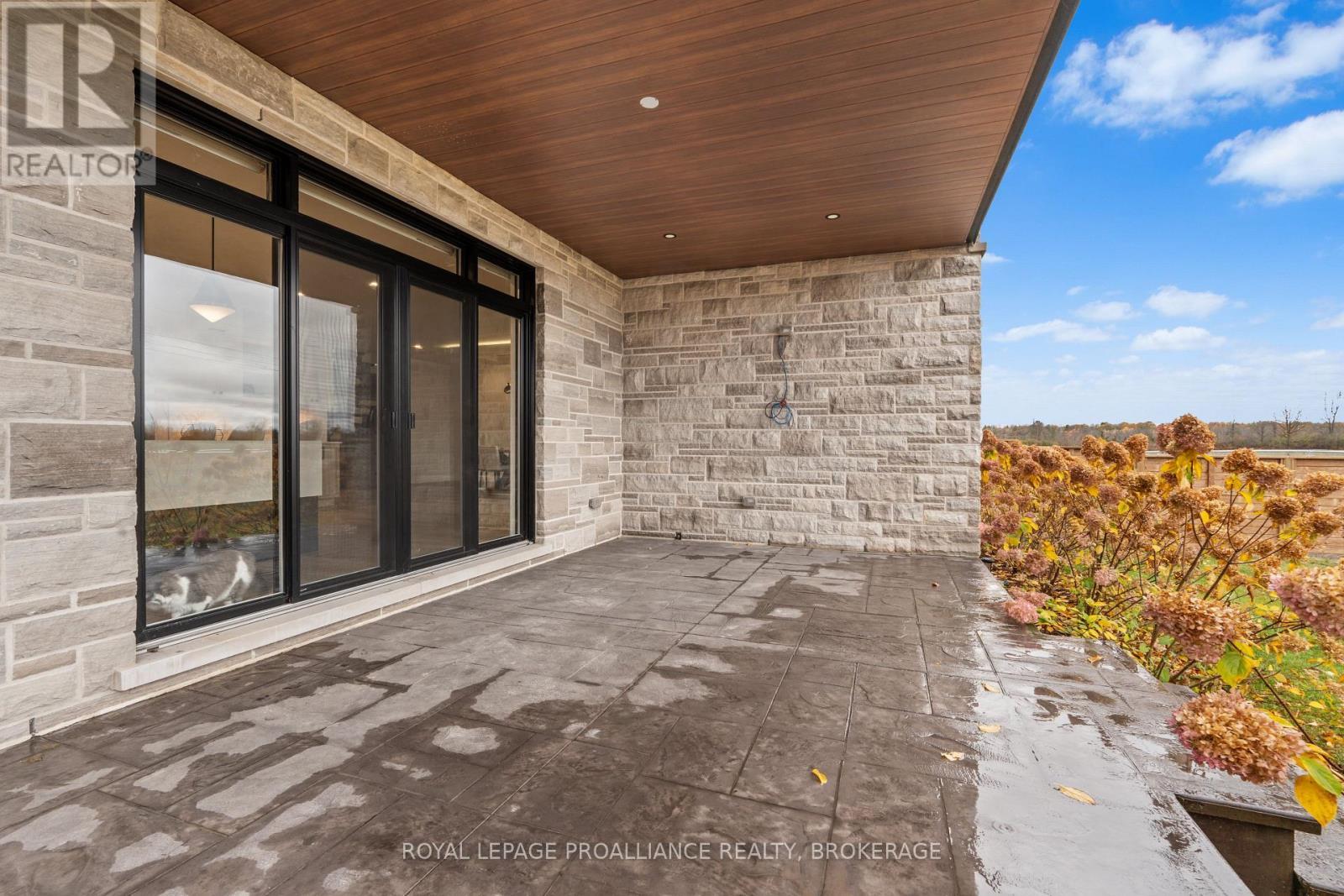 












832 WINDERMERE DRIVE

,
Kingston (City Northwest),




Ontario
K7P0N5

