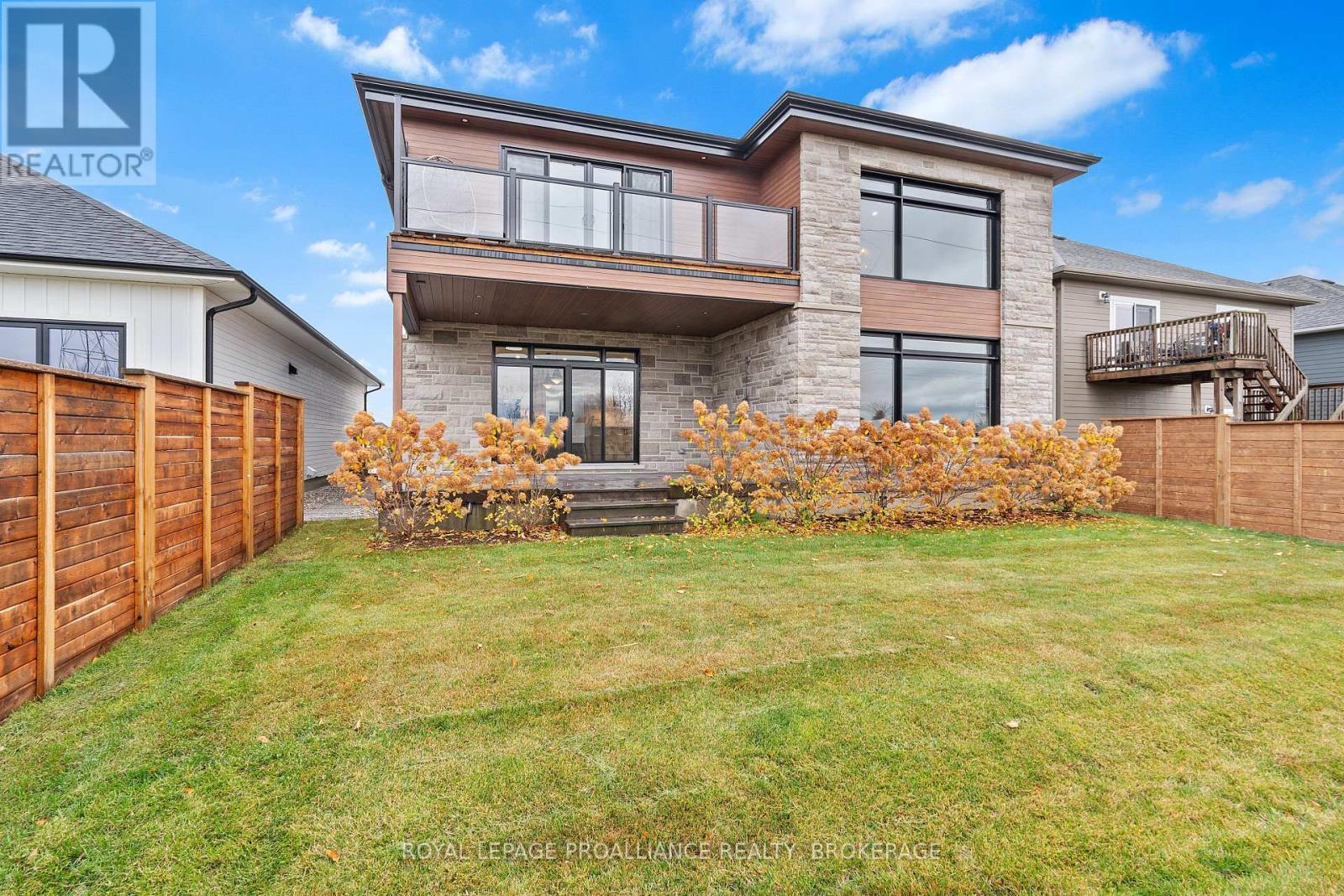 












832 WINDERMERE DRIVE

,
Kingston (City Northwest),




Ontario
K7P0N5

