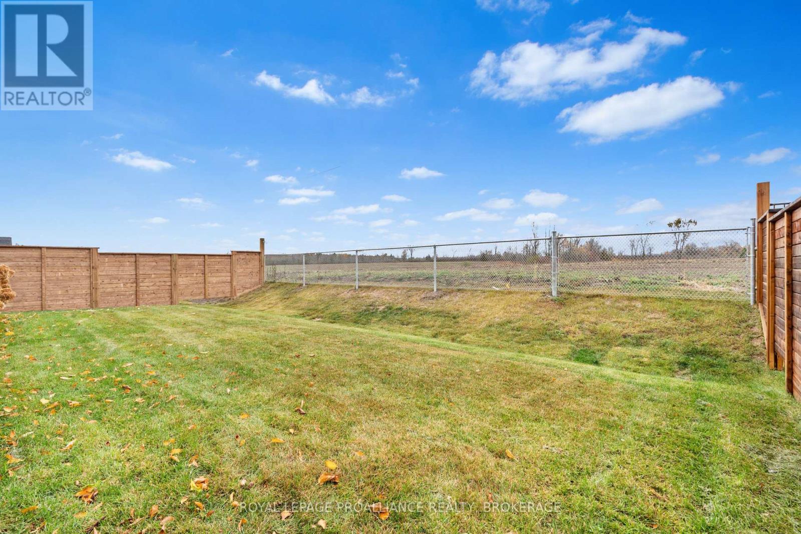 












832 WINDERMERE DRIVE

,
Kingston (City Northwest),




Ontario
K7P0N5

