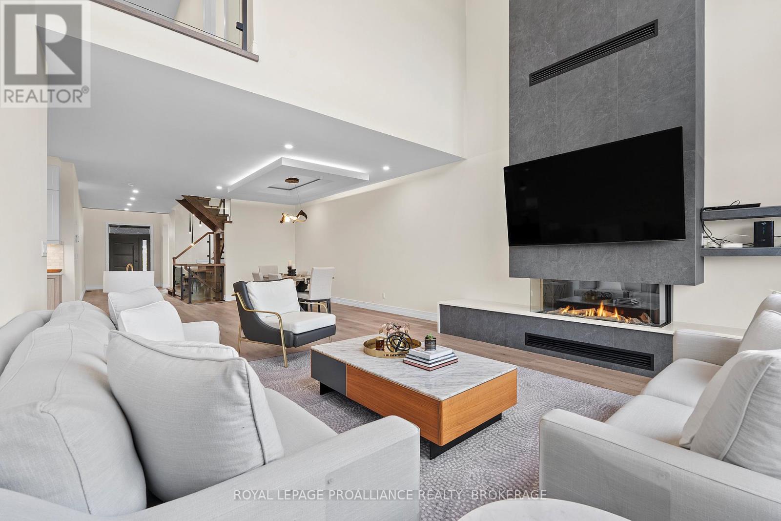 












832 WINDERMERE DRIVE

,
Kingston (City Northwest),




Ontario
K7P0N5

