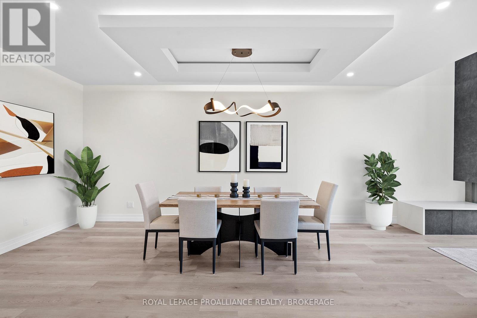 












832 WINDERMERE DRIVE

,
Kingston (City Northwest),




Ontario
K7P0N5

