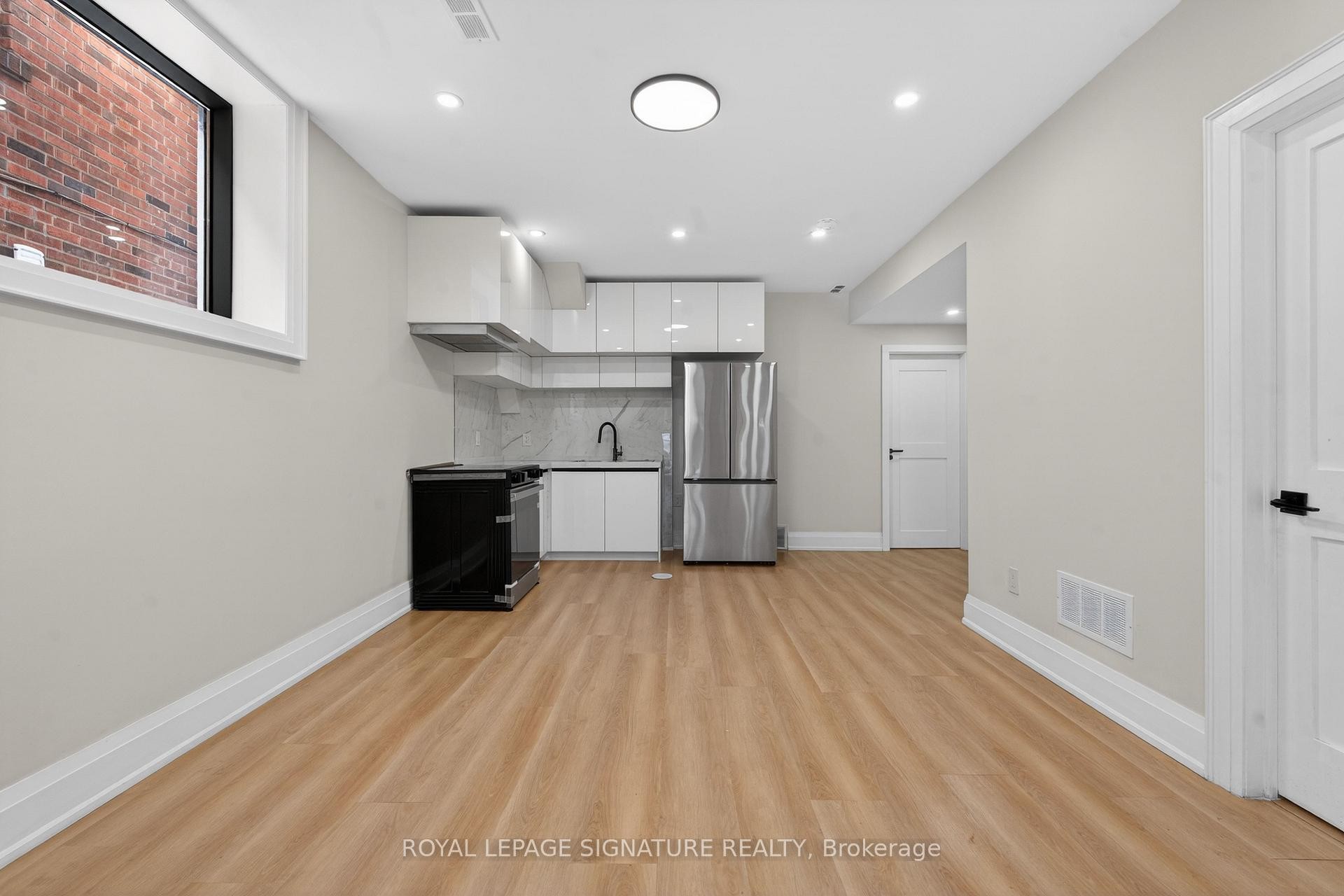 









245


Ferris

Road,
Toronto,




ON
M4B 1H2

