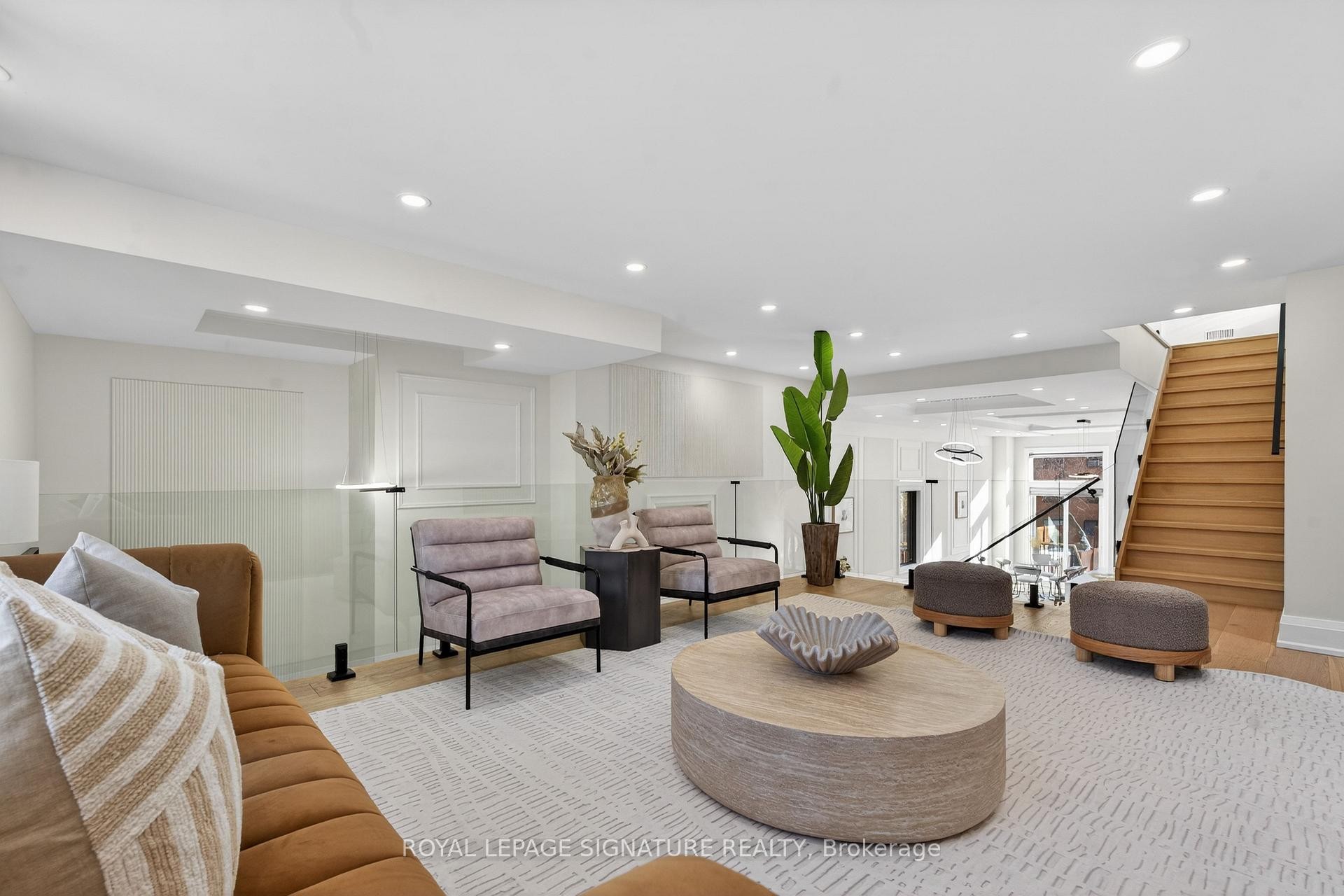 









245


Ferris

Road,
Toronto,




ON
M4B 1H2

