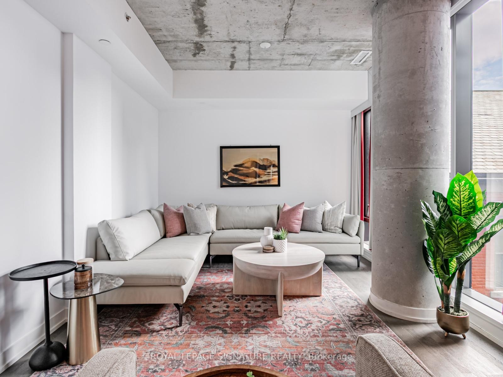 









560


King

Street West, 418,
Toronto,




ON
M5V 0L5

