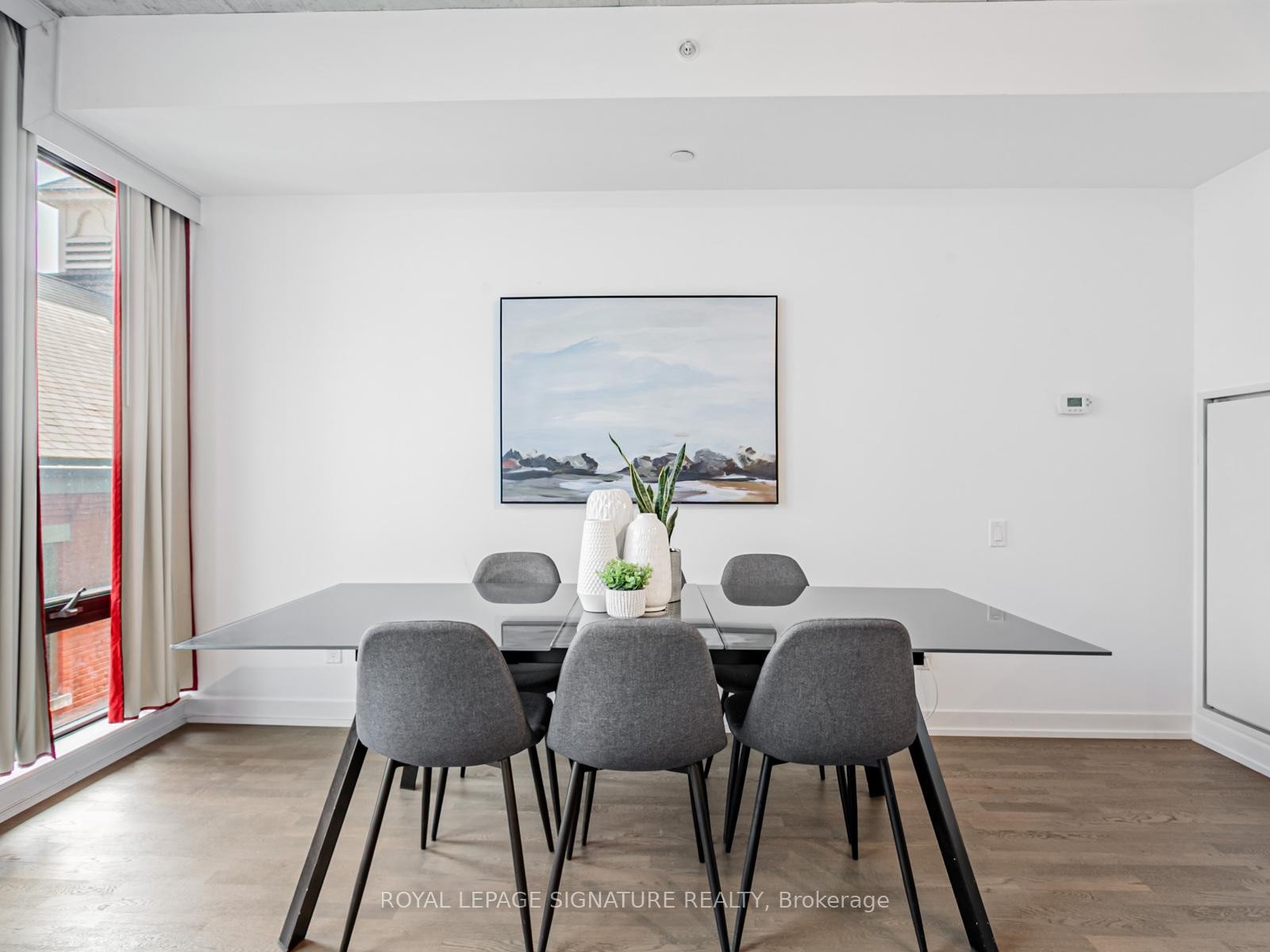 









560


King

Street West, 418,
Toronto,




ON
M5V 0L5

