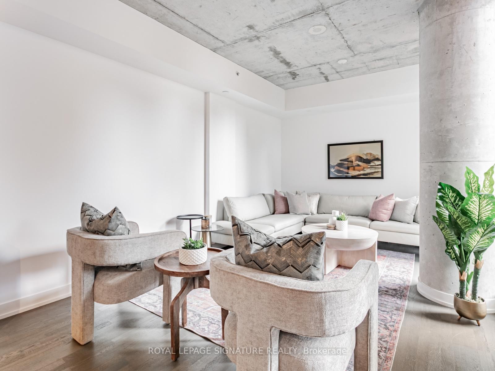 









560


King

Street West, 418,
Toronto,




ON
M5V 0L5

