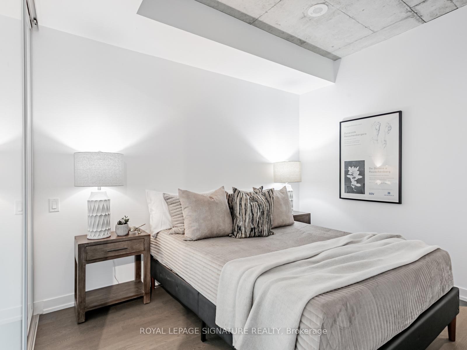 









560


King

Street West, 418,
Toronto,




ON
M5V 0L5

