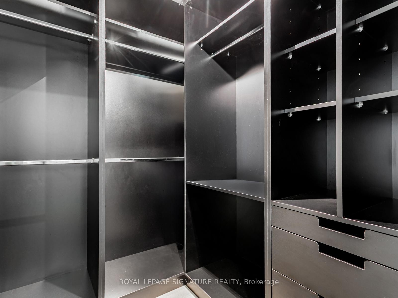 









560


King

Street West, 418,
Toronto,




ON
M5V 0L5

