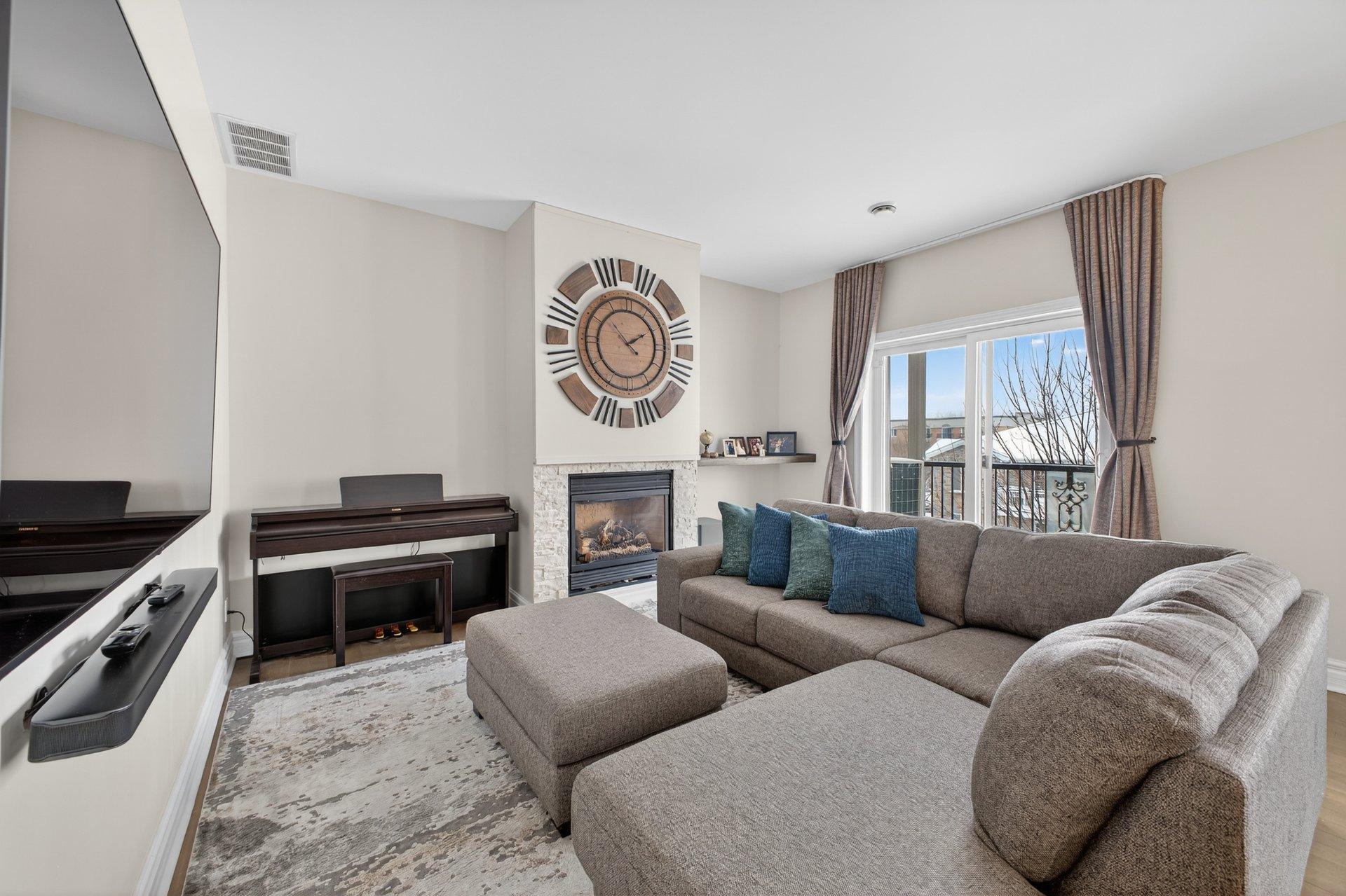 









2293


Rue Racine

, 402,
Longueuil (Saint-Hubert),




QC
J3Y0B6

