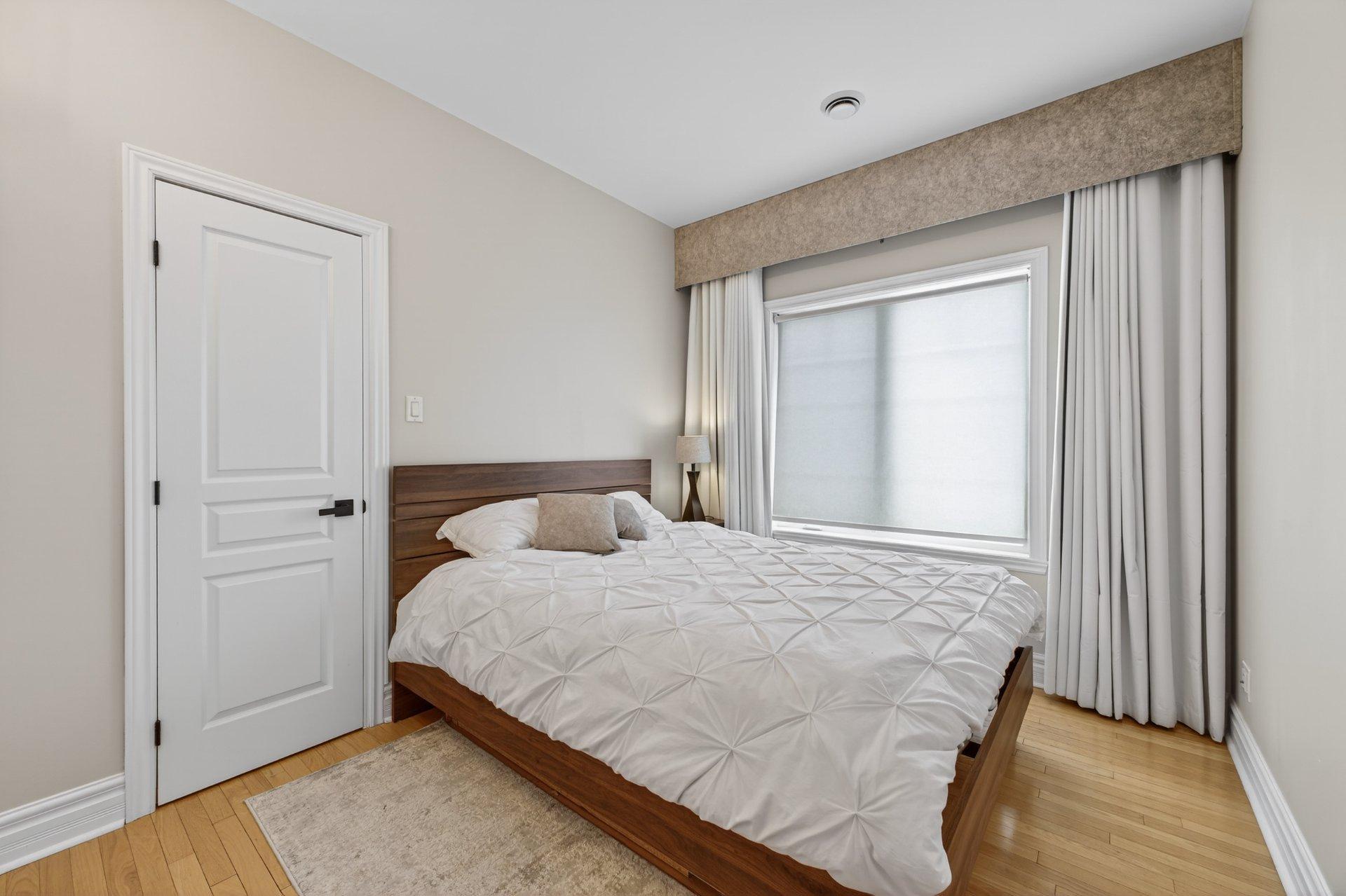 









2293


Rue Racine

, 402,
Longueuil (Saint-Hubert),




QC
J3Y0B6

