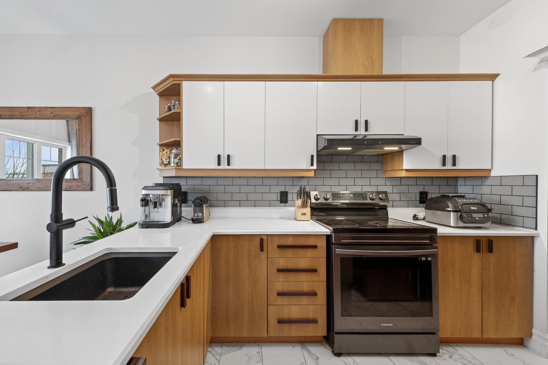 









2293


Rue Racine

, 402,
Longueuil (Saint-Hubert),




QC
J3Y0B6

