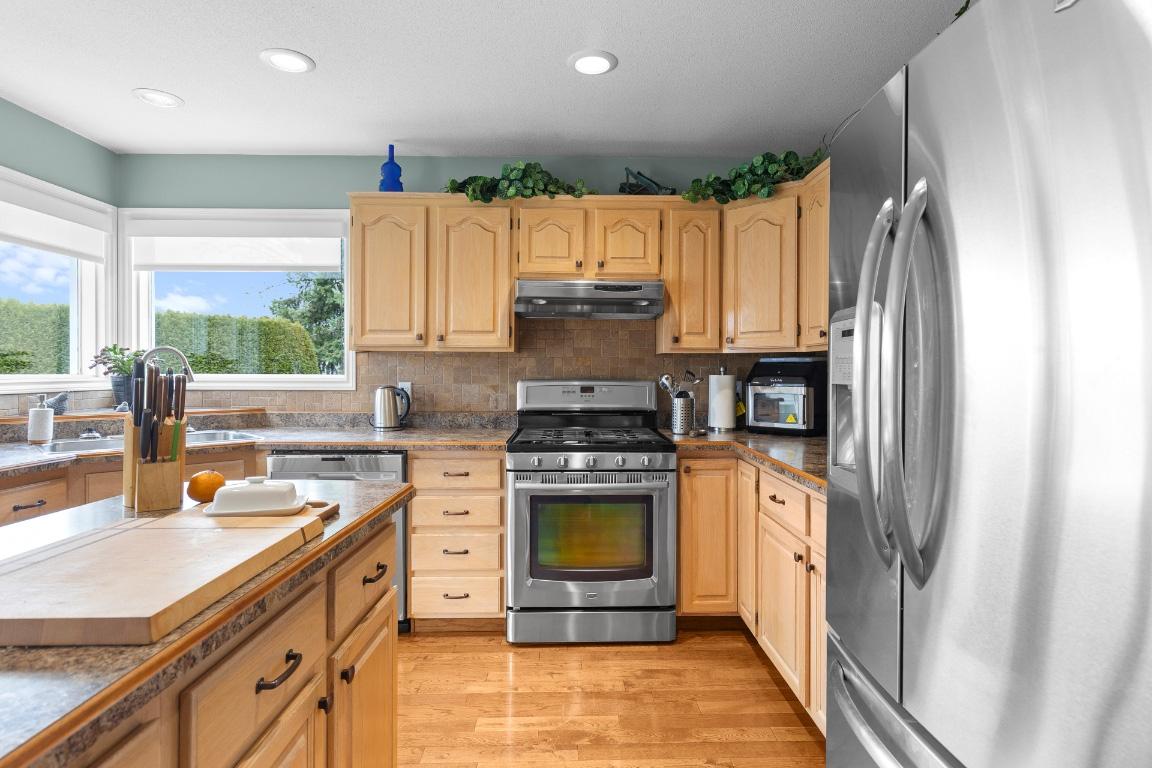 









833


Springwood

Court,
Kelowna,




BC
V1W 3L8

