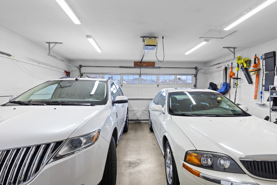 









833


Springwood

Court,
Kelowna,




BC
V1W 3L8

