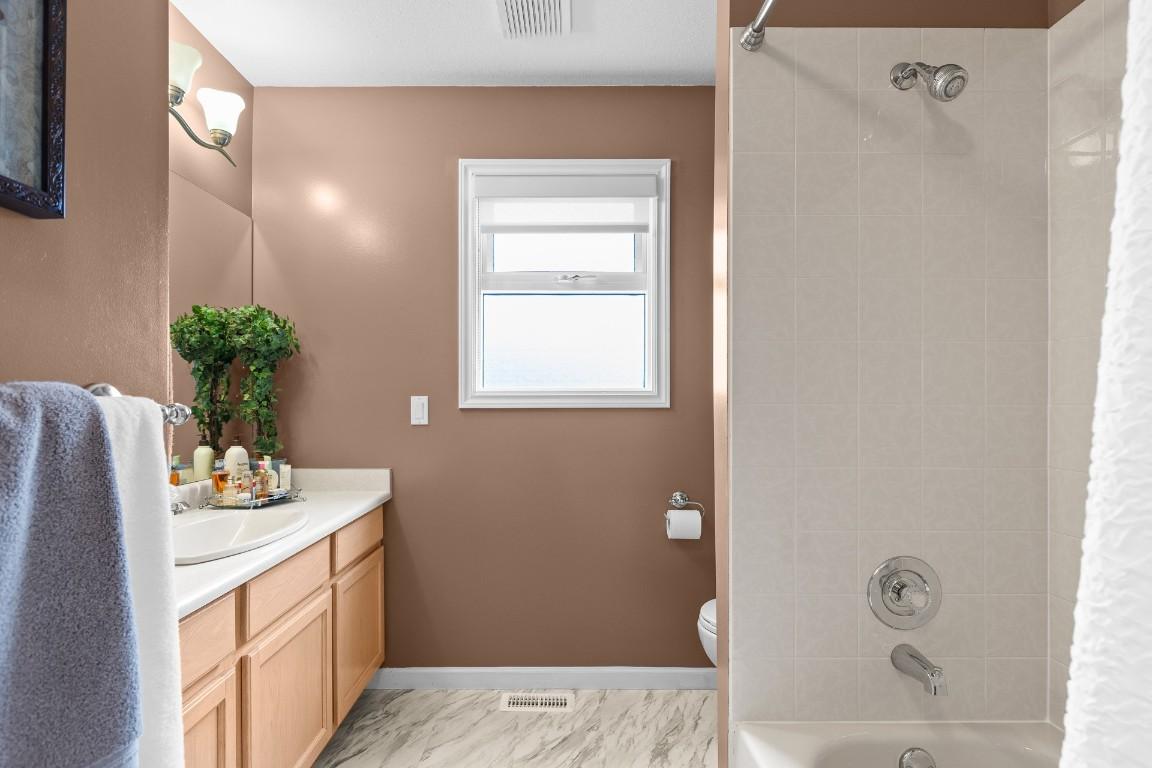 









833


Springwood

Court,
Kelowna,




BC
V1W 3L8

