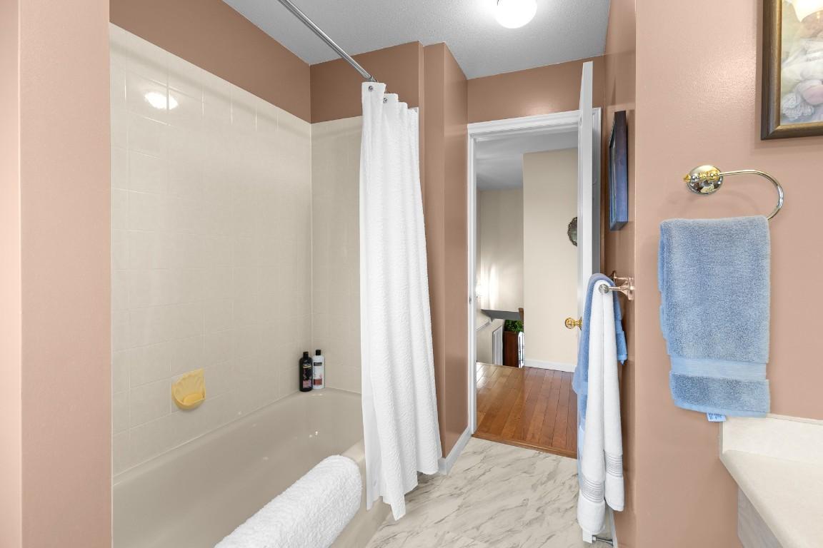 









833


Springwood

Court,
Kelowna,




BC
V1W 3L8

