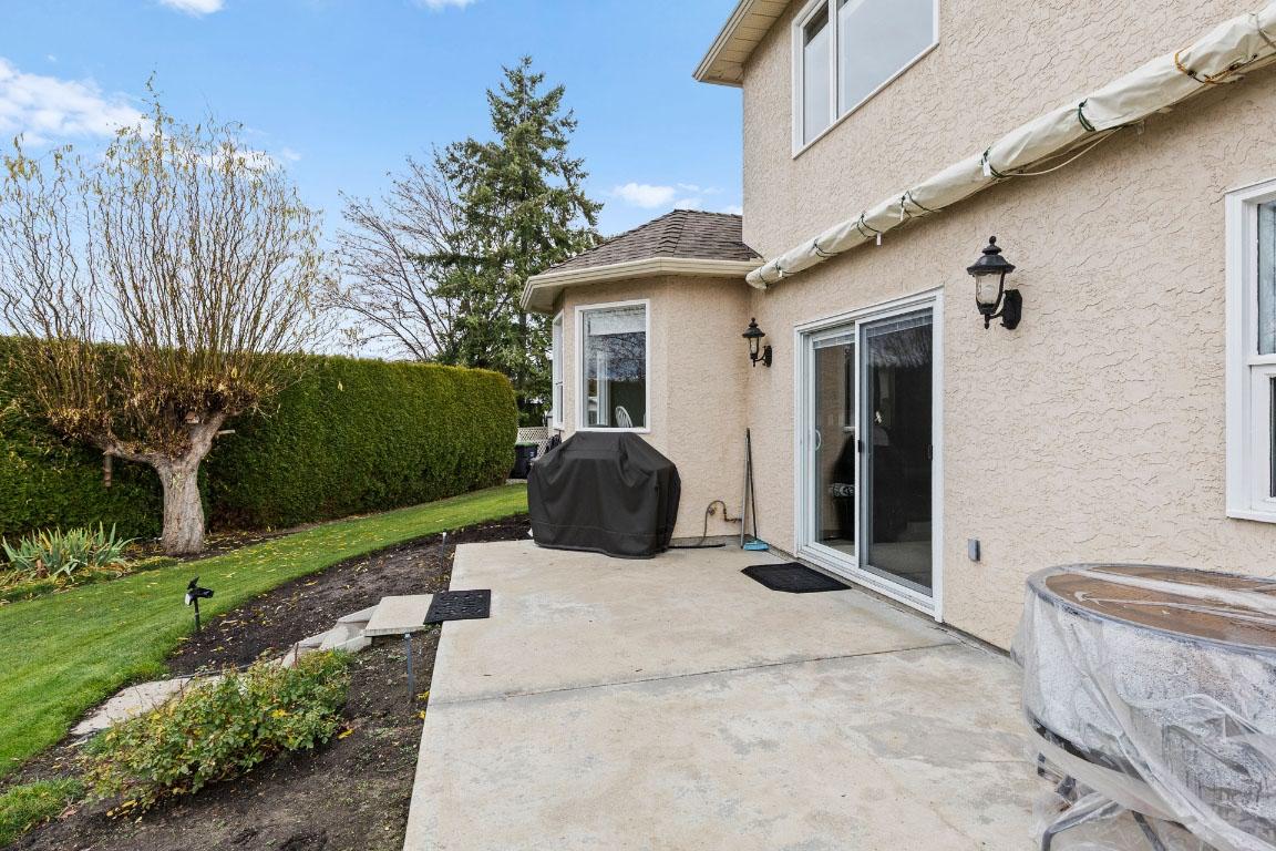 









833


Springwood

Court,
Kelowna,




BC
V1W 3L8

