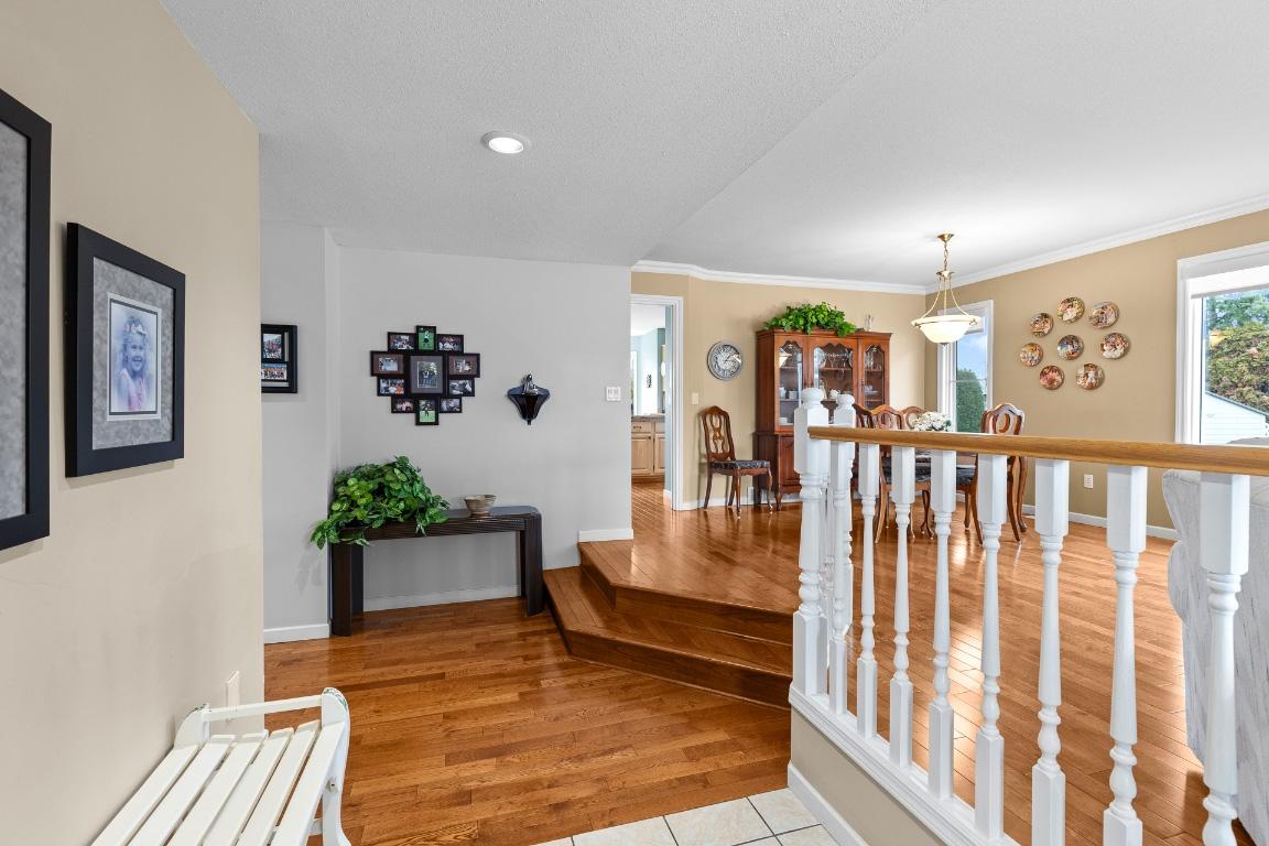 









833


Springwood

Court,
Kelowna,




BC
V1W 3L8

