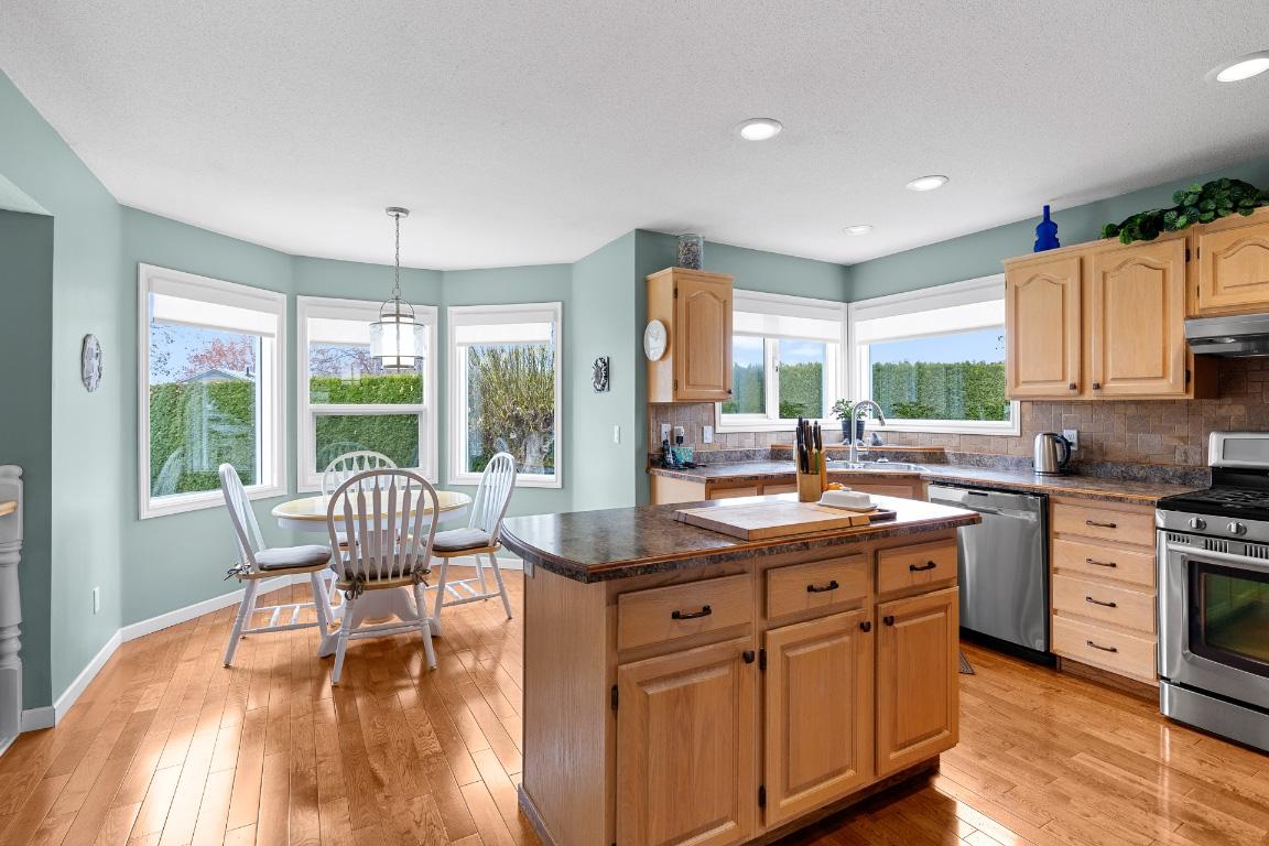 









833


Springwood

Court,
Kelowna,




BC
V1W 3L8

