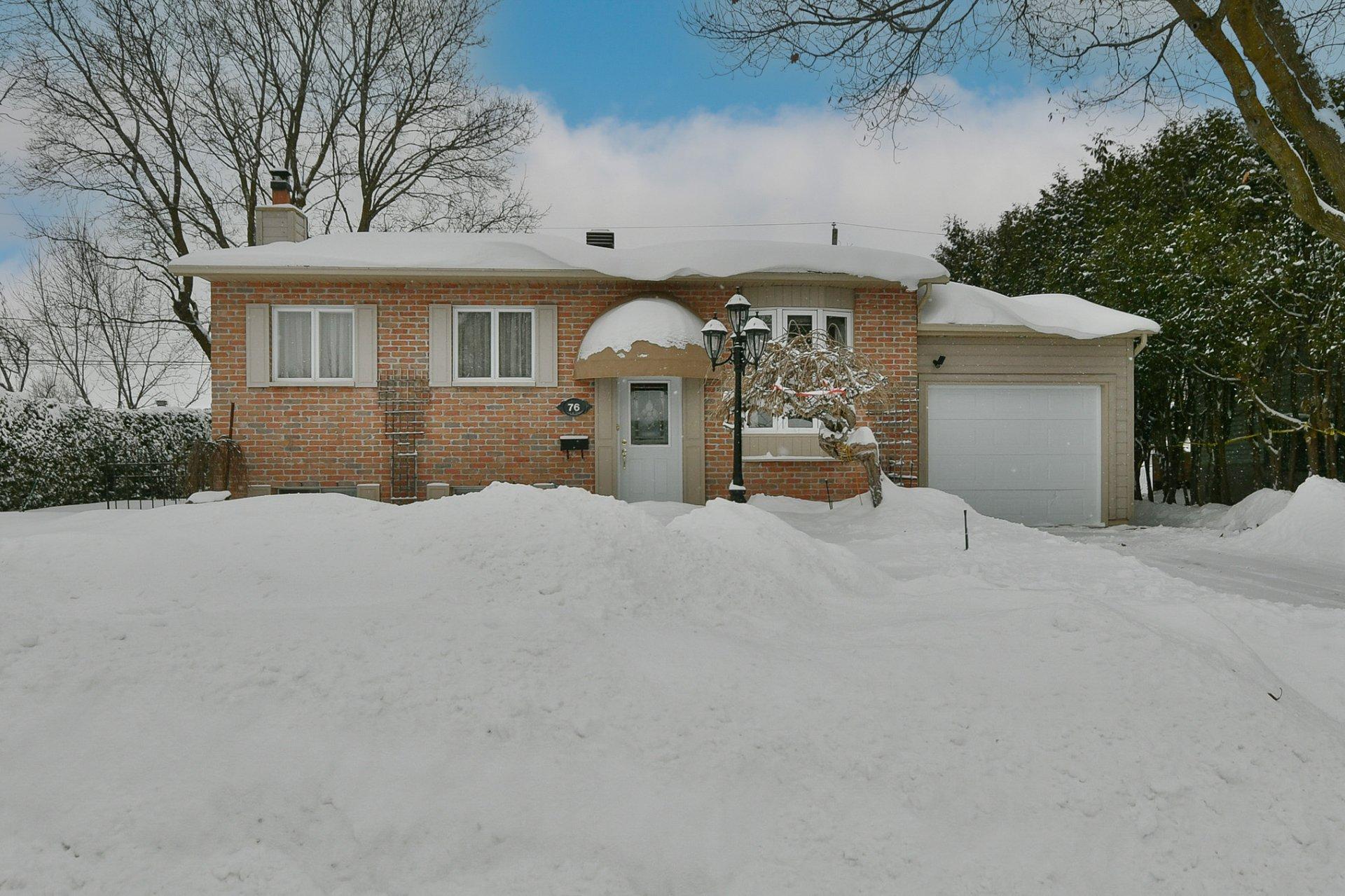 









76


4e Avenue

,
L'Épiphanie,




QC
J5X3T3

