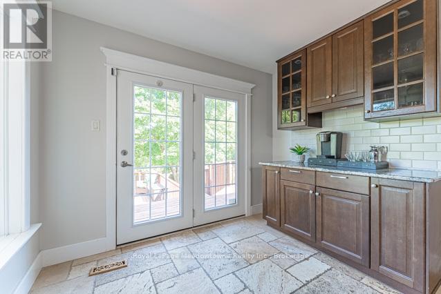 












518 GRAND RIDGE DRIVE

,
Cambridge,




Ontario
N1S4Y9

