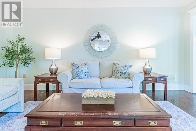 












518 GRAND RIDGE DRIVE

,
Cambridge,




Ontario
N1S4Y9

