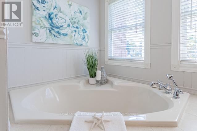 












518 GRAND RIDGE DRIVE

,
Cambridge,




Ontario
N1S4Y9

