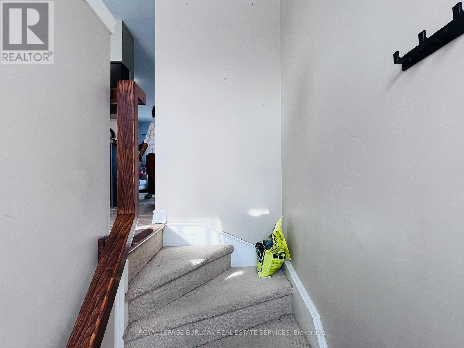 












5053 BIDWELL COMMON

,
Burlington,




Ontario
L7L0A4

