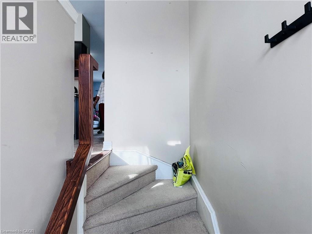 












5053 BIDWELL Common

,
Burlington,




Ontario
L7L0A4

