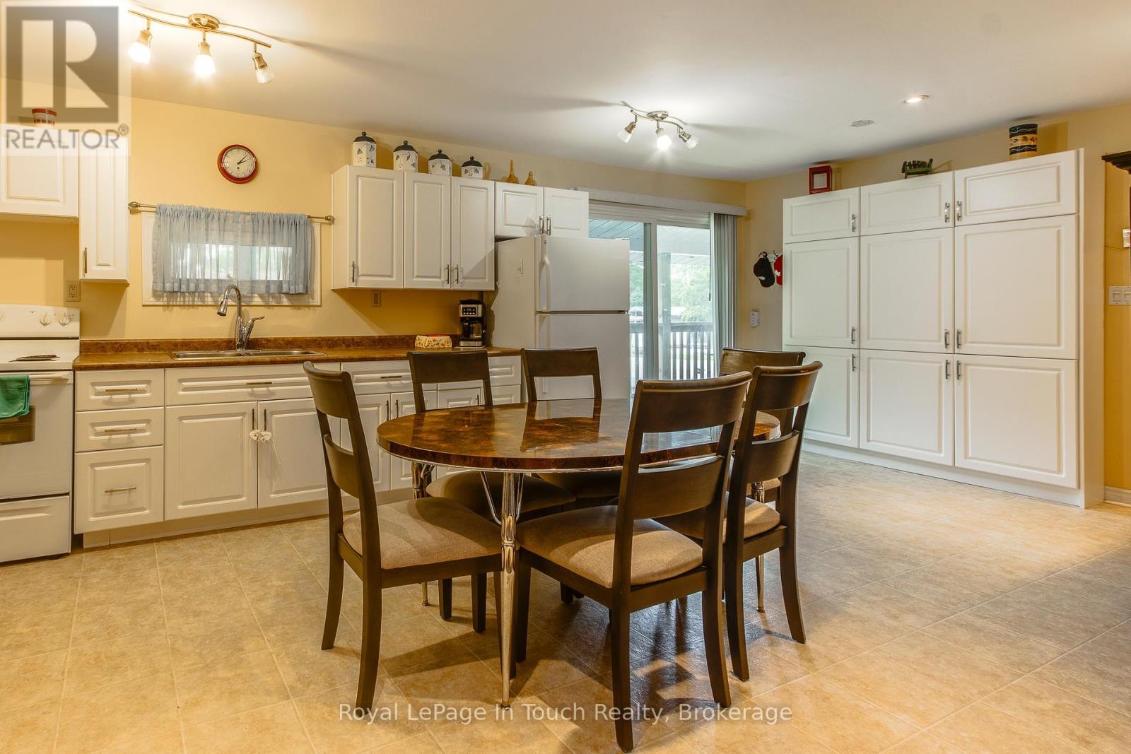 












349 BALM BEACH ROAD W

,
Tiny,




Ontario
L0L2J0

