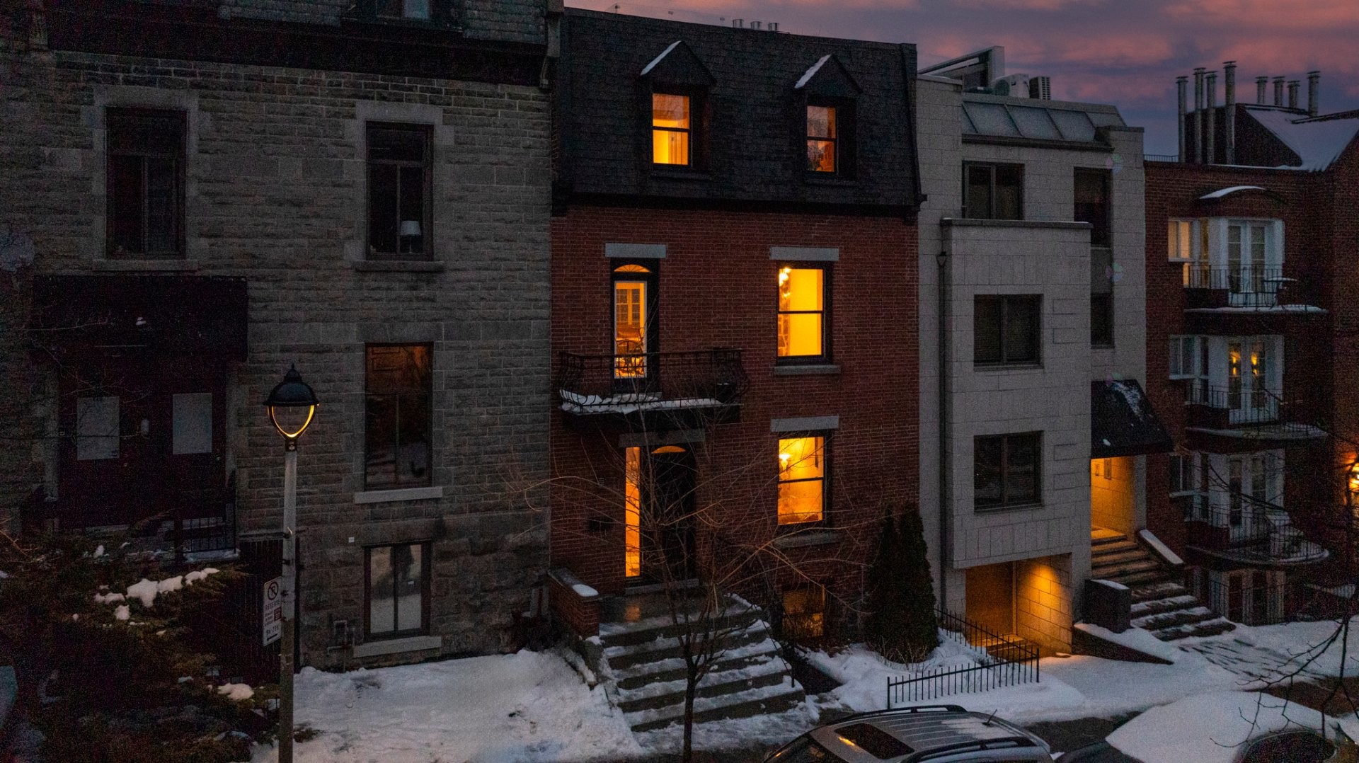 









737

 - 739


Rue de Versailles

,
Montréal (Ville-Marie),




QC
H3C1Z5

