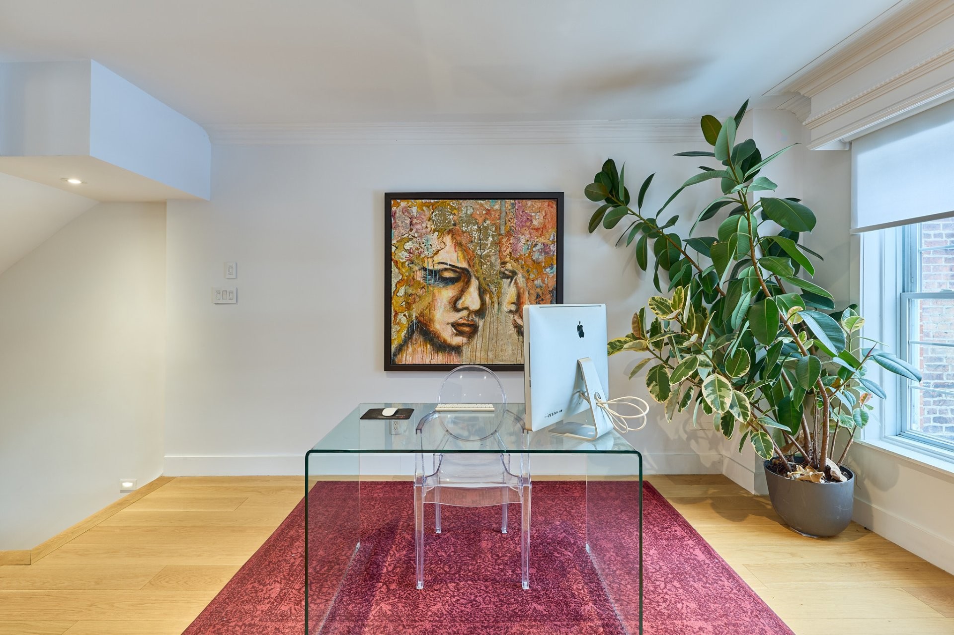 









737

 - 739


Rue de Versailles

,
Montréal (Ville-Marie),




QC
H3C1Z5

