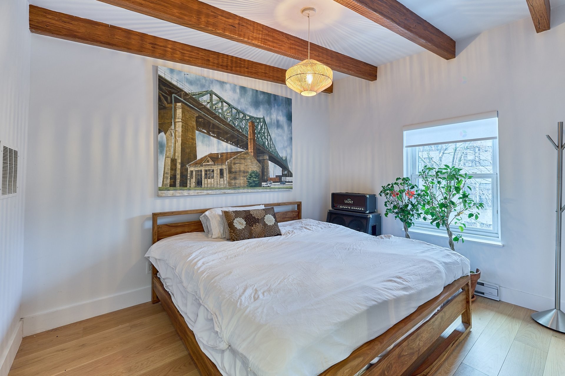 









737

 - 739


Rue de Versailles

,
Montréal (Ville-Marie),




QC
H3C1Z5

