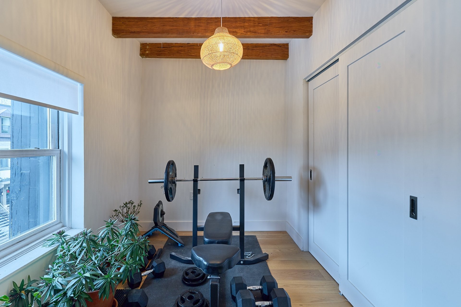 









737

 - 739


Rue de Versailles

,
Montréal (Ville-Marie),




QC
H3C1Z5

