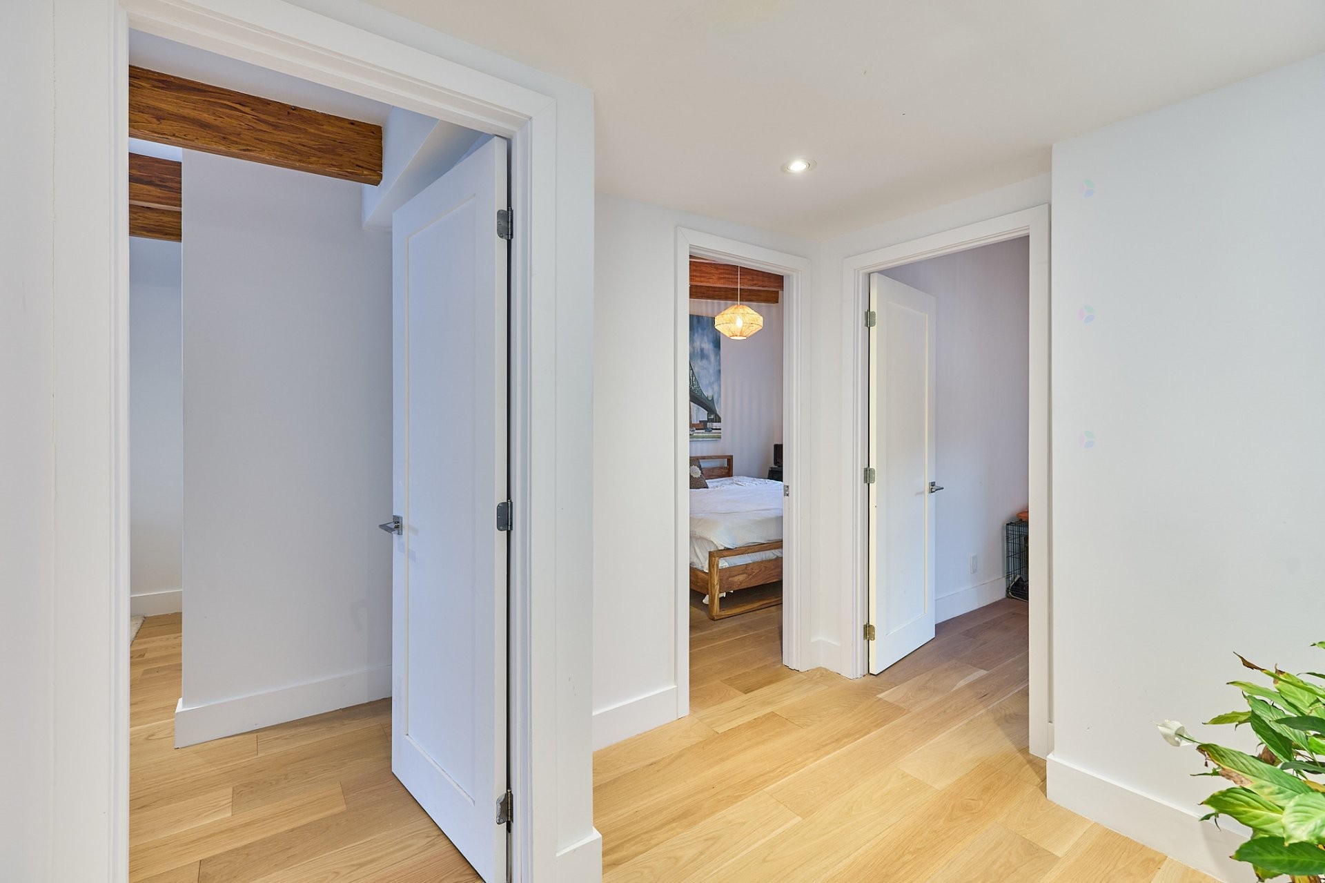 









737

 - 739


Rue de Versailles

,
Montréal (Ville-Marie),




QC
H3C1Z5

