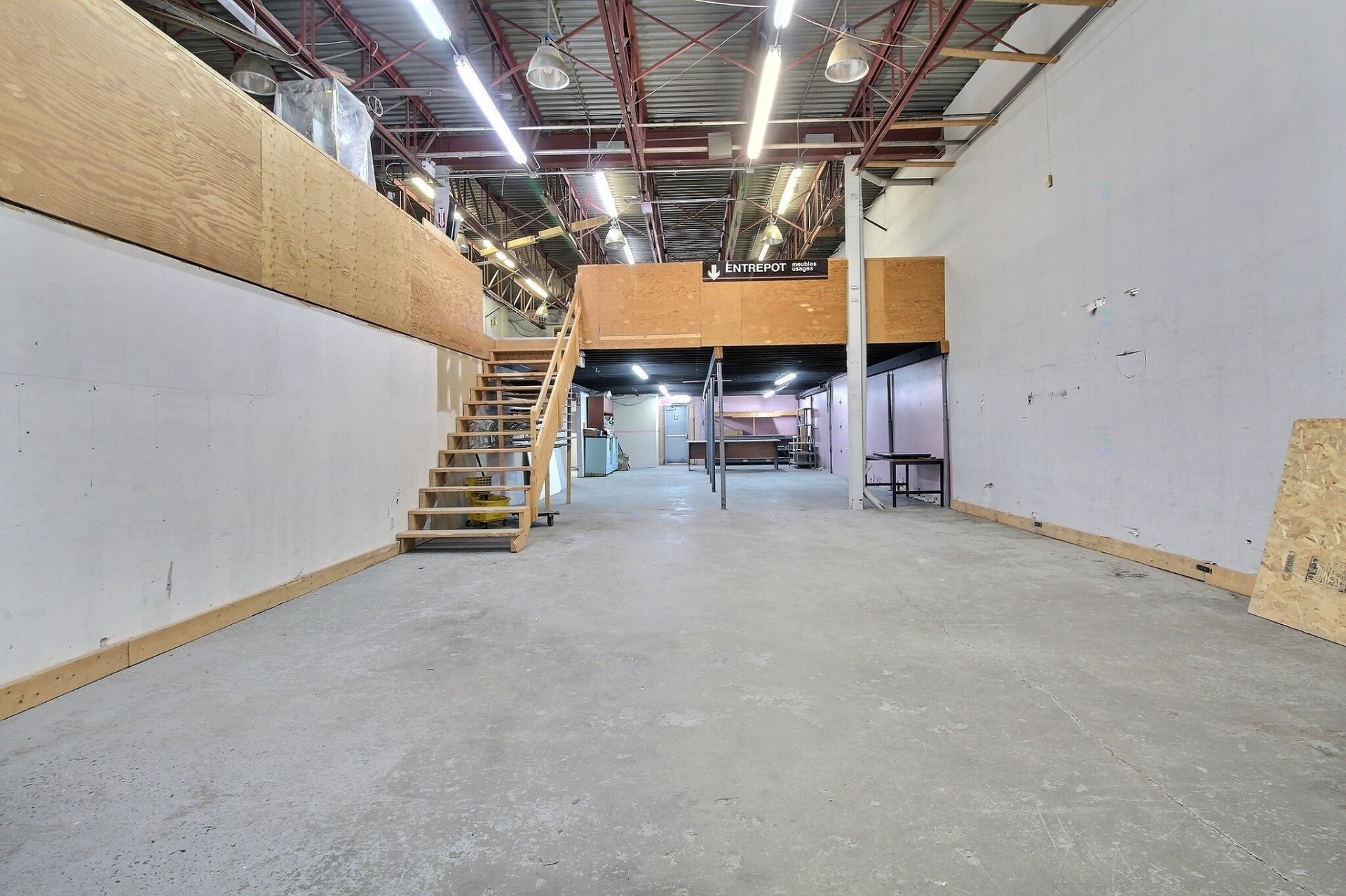 









2694

 - 2720


Rue Sherbrooke

,
Magog,




QC
J1X4G1

