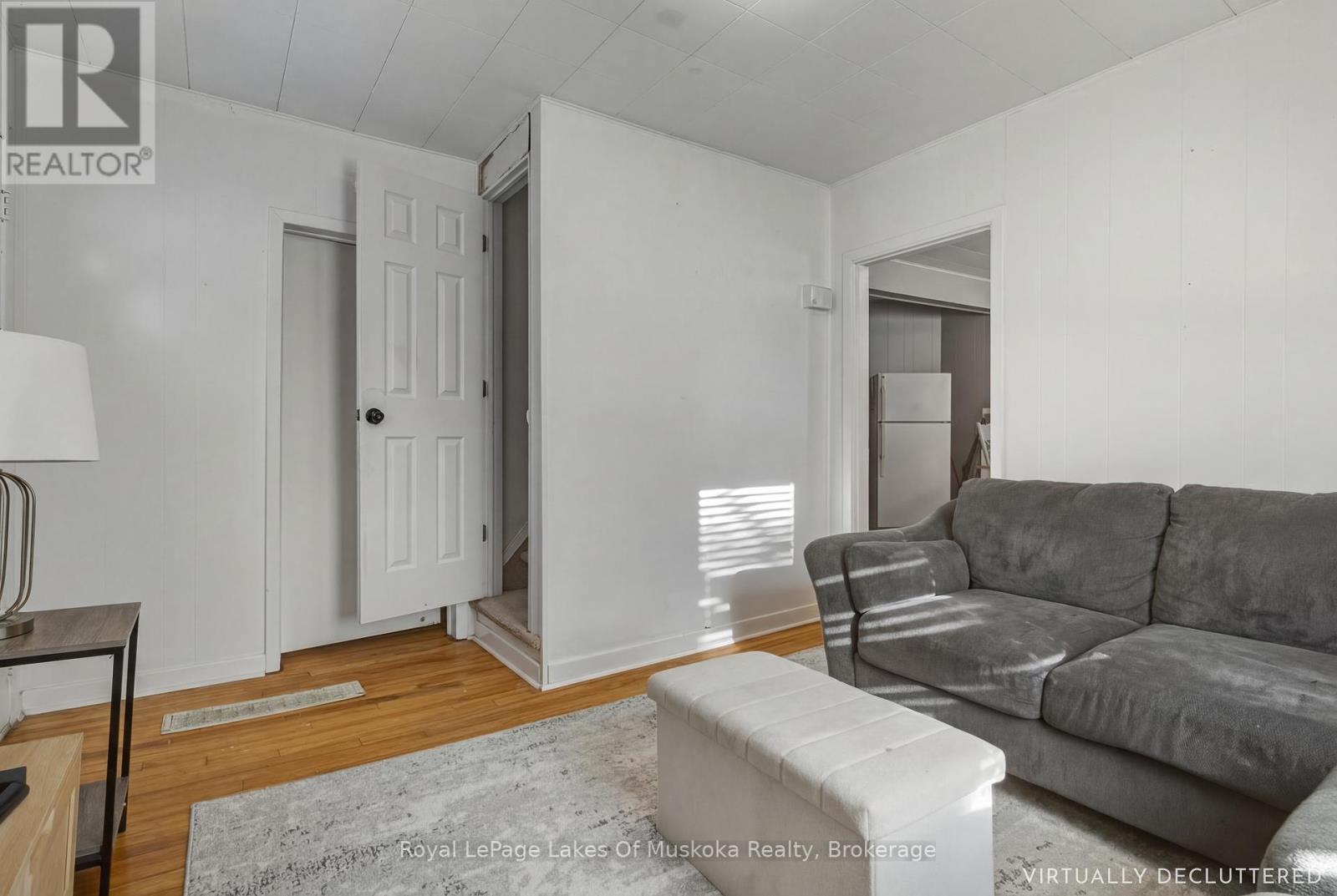 












60 WEST ROAD W

,
Huntsville (Chaffey),




Ontario
P1H1L8

