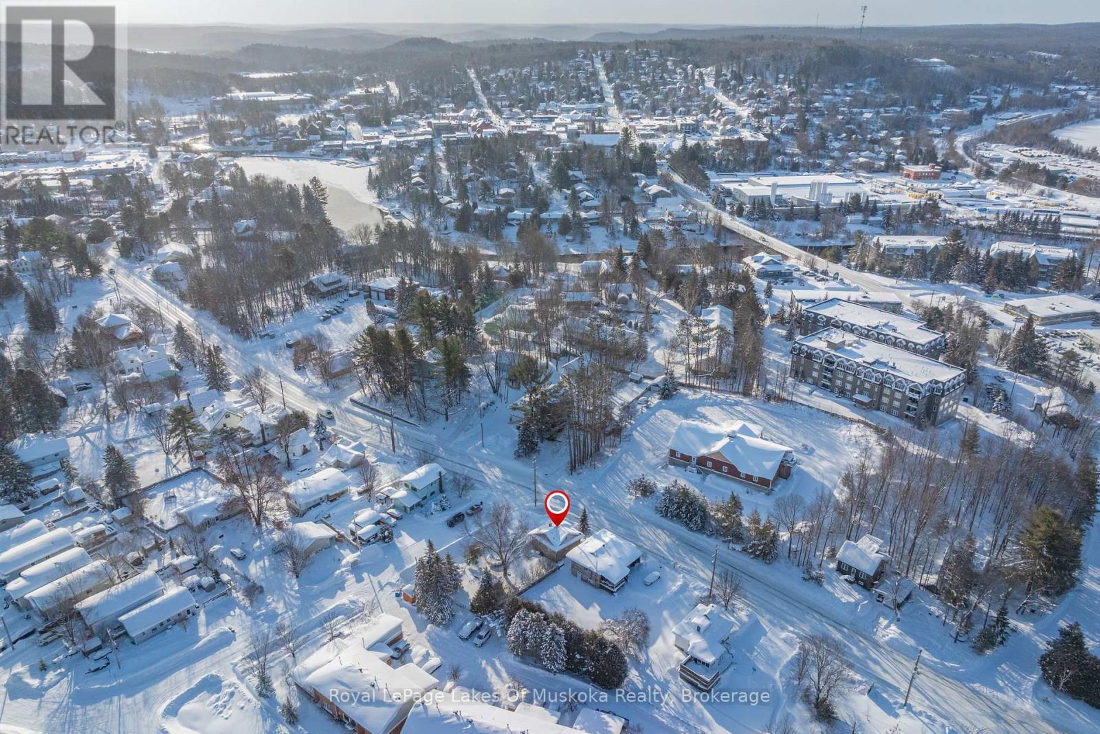 












60 WEST ROAD W

,
Huntsville (Chaffey),




Ontario
P1H1L8

