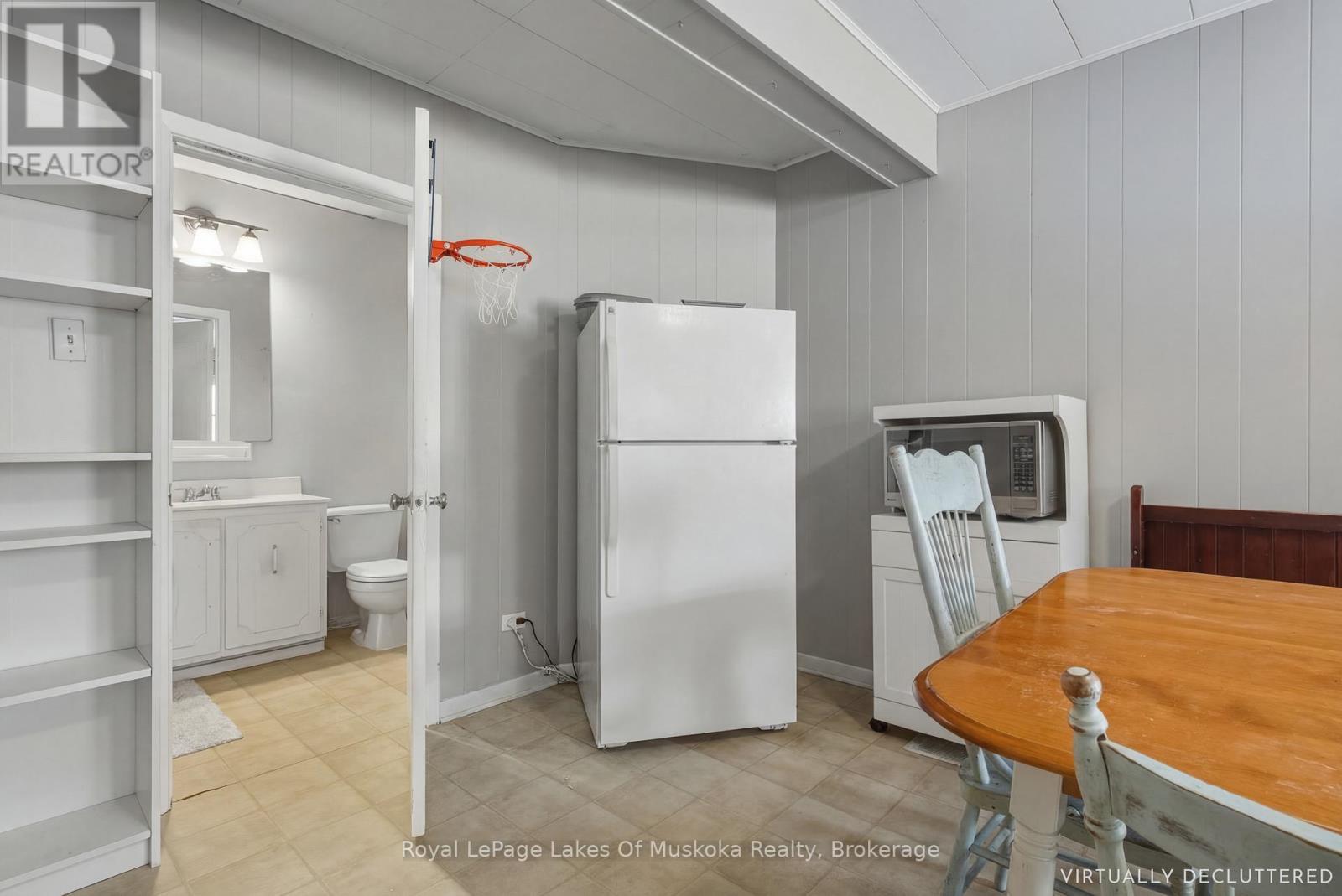 












60 WEST ROAD W

,
Huntsville (Chaffey),




Ontario
P1H1L8

