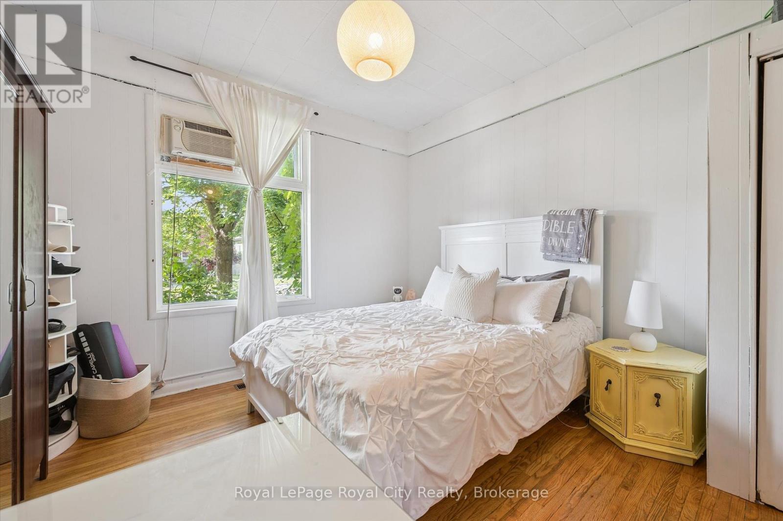 












148 SUFFOLK STREET W

,
Guelph (Downtown),




Ontario
N1H2J5

